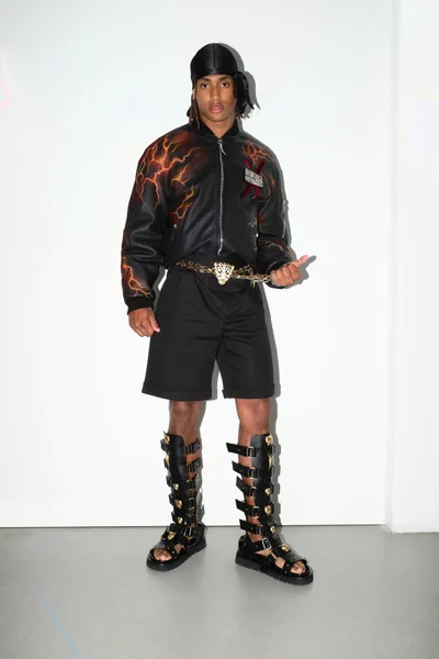 Look 18